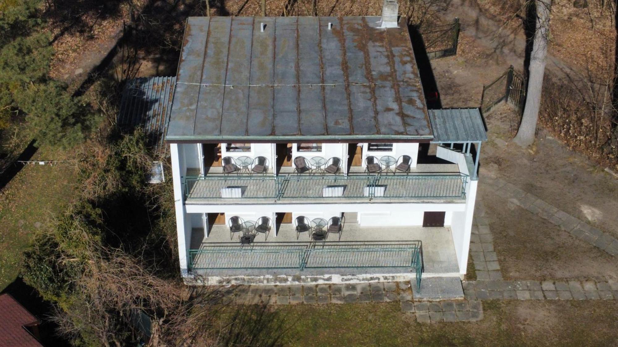 Yacht Club Bezdrev Hotell Hluboká nad Vltavou Exteriör bild