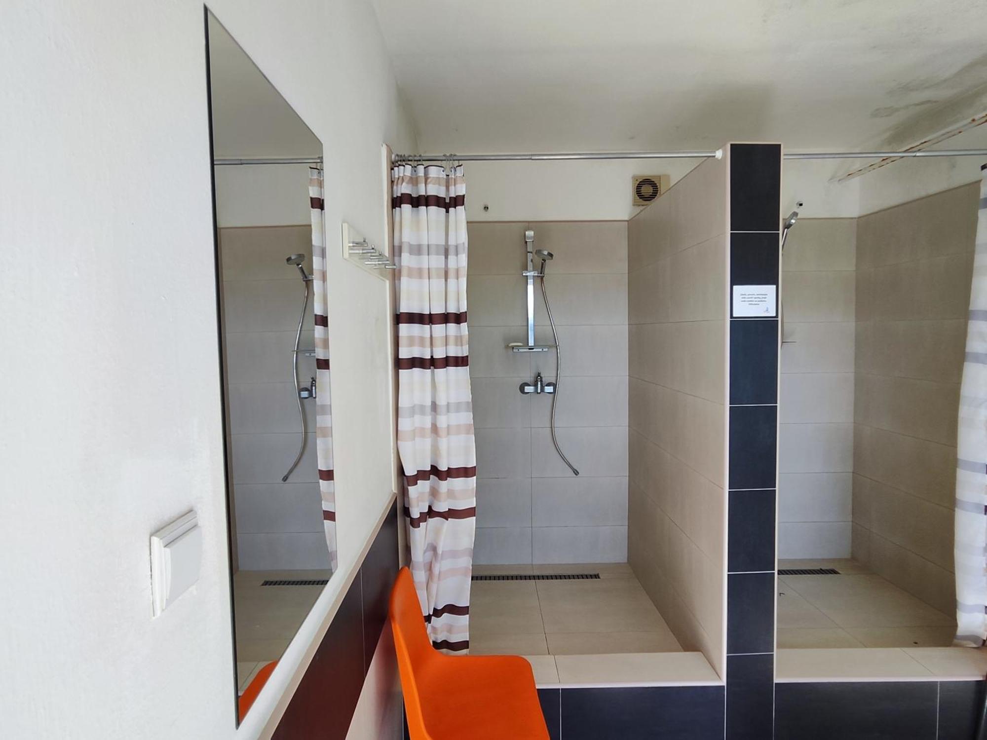 Yacht Club Bezdrev Hotell Hluboká nad Vltavou Exteriör bild